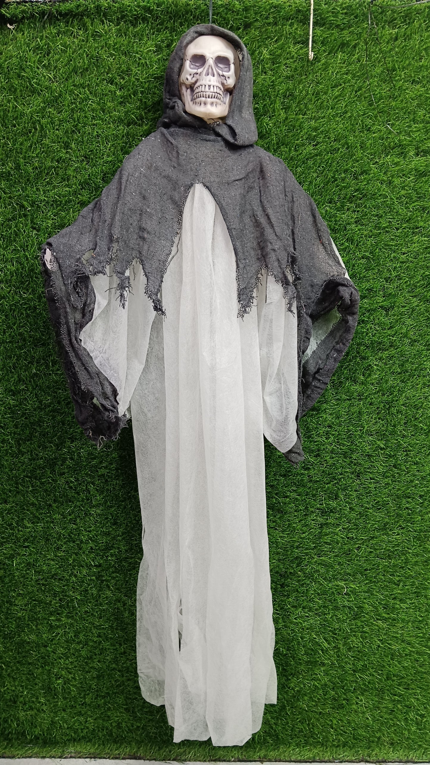 Skeleton ghost decor