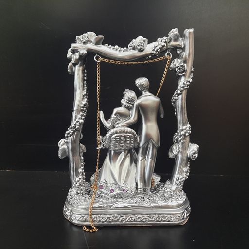 COUPLE showpiece