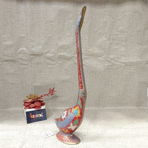 Brass swan showpiece