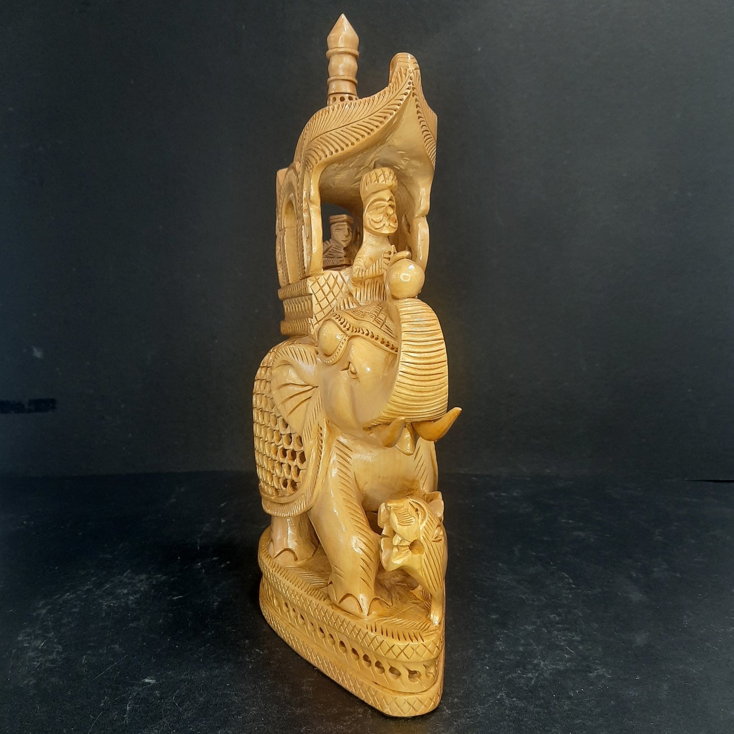 Wooden Elephant Amb Super Fine