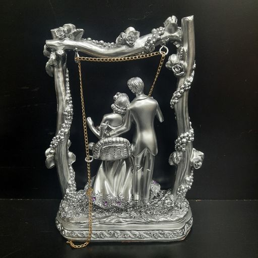COUPLE showpiece