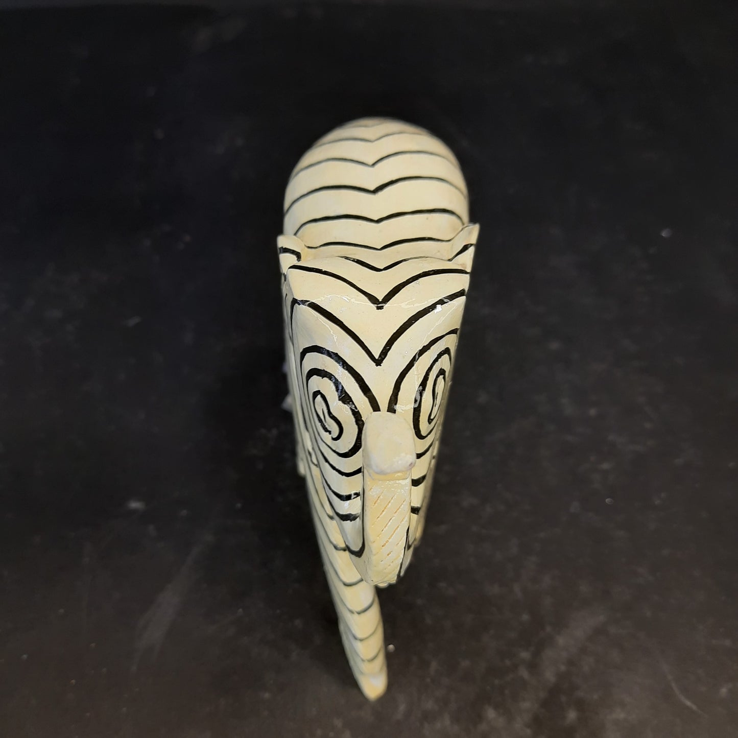 Wooden Elephant Sppiral Black & White Paint