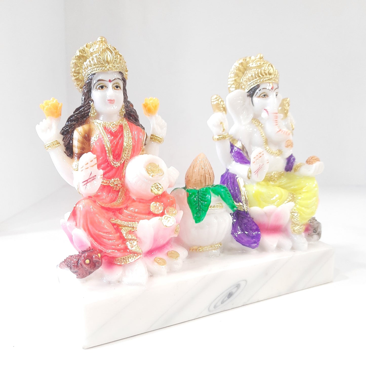 Lakshmi devi and ganesh idol