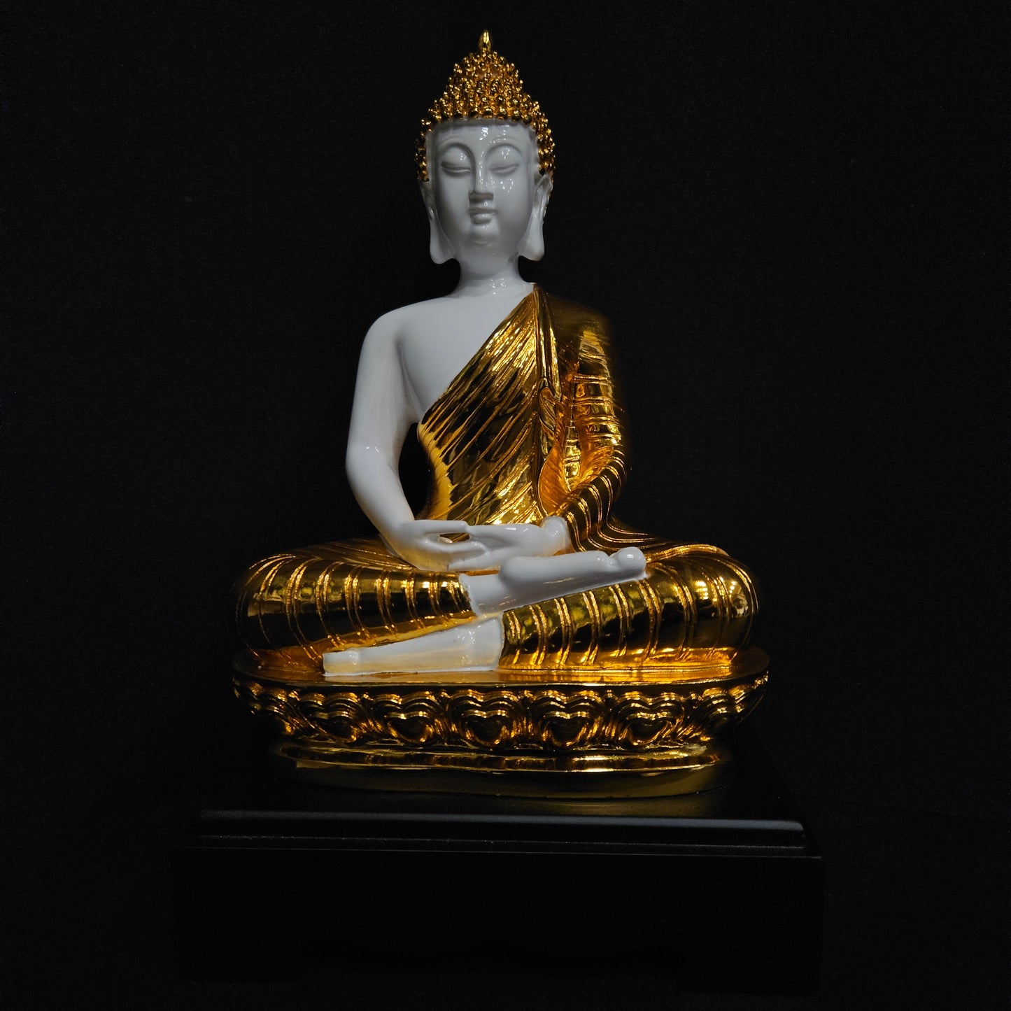 Decorative Gold plated Buddha Idol showpiece