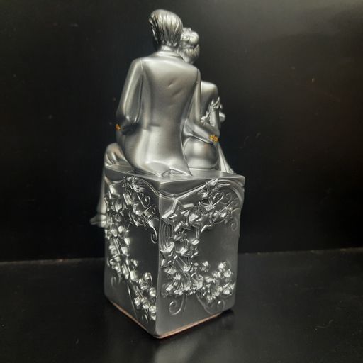 COUPLE showpiece