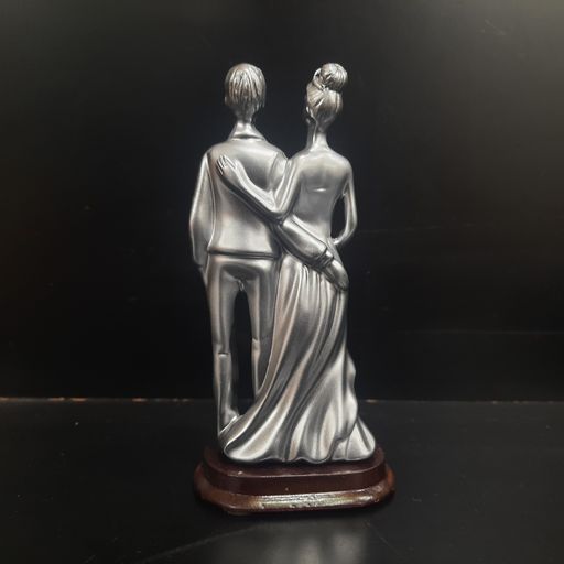 COUPLE showpiece