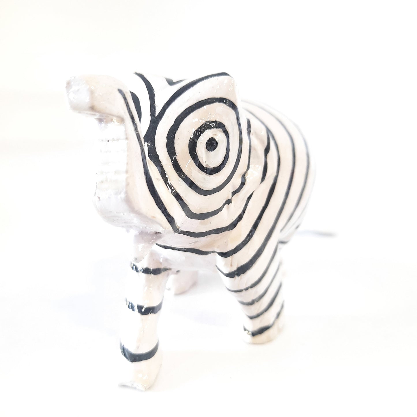 Wooden Elephant Sppiral Black & White Paint