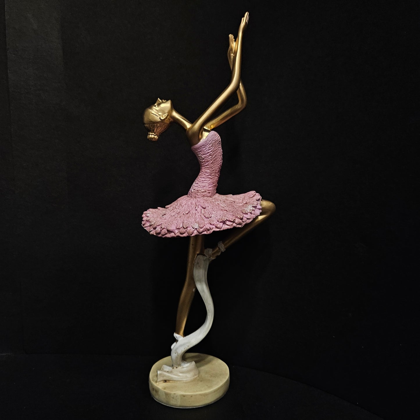 Beautiful ballet Dancing Girl showpiece Figurine
