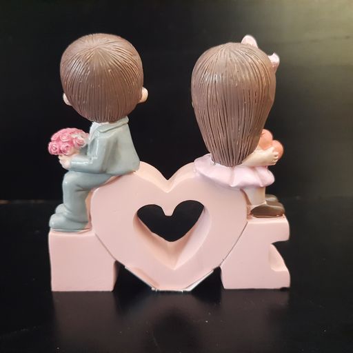 COUPLE showpiece