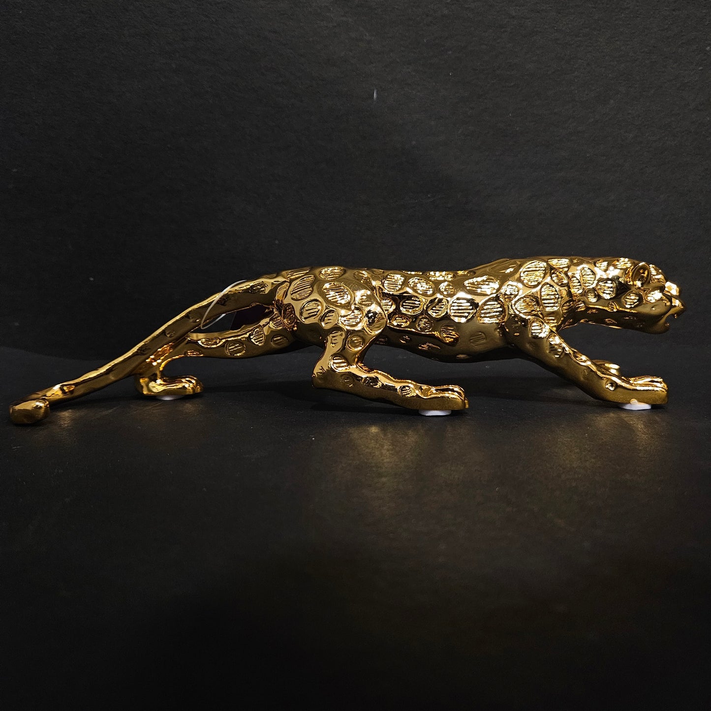 Brimming Basket Premium Metal Leopard Statue for Home and Office Decor ideal for Coffee Table Living Room TV Cabinet Car Dashboard Cheetah Figurine for Shelf and Table Decor