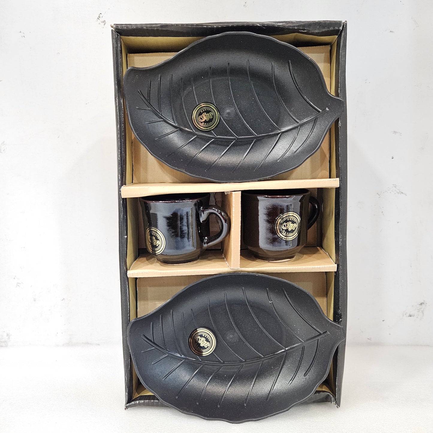 Lio 2 Ceramic cups & 2 leaf designer snack platter perfect for Return gifting purpose