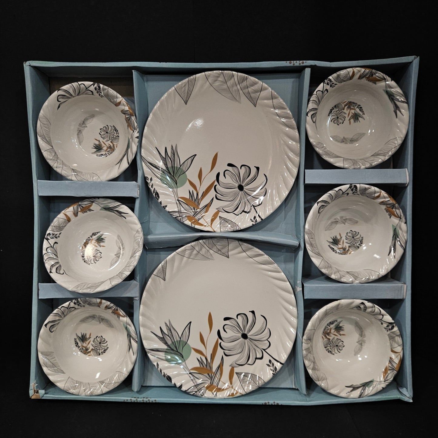 Melamine Tableware snack time Exclusive 6 piece cups & 2 designer snack platters