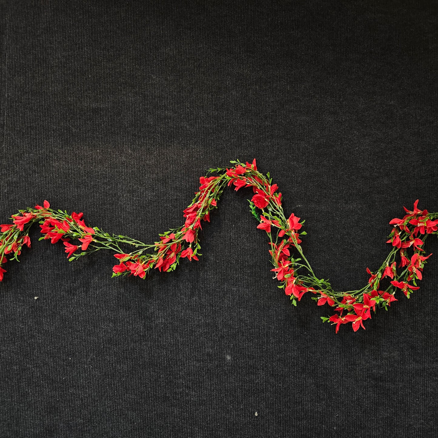 Artificial banquet lille floweral creeper to bring elegant look to your Home & Office