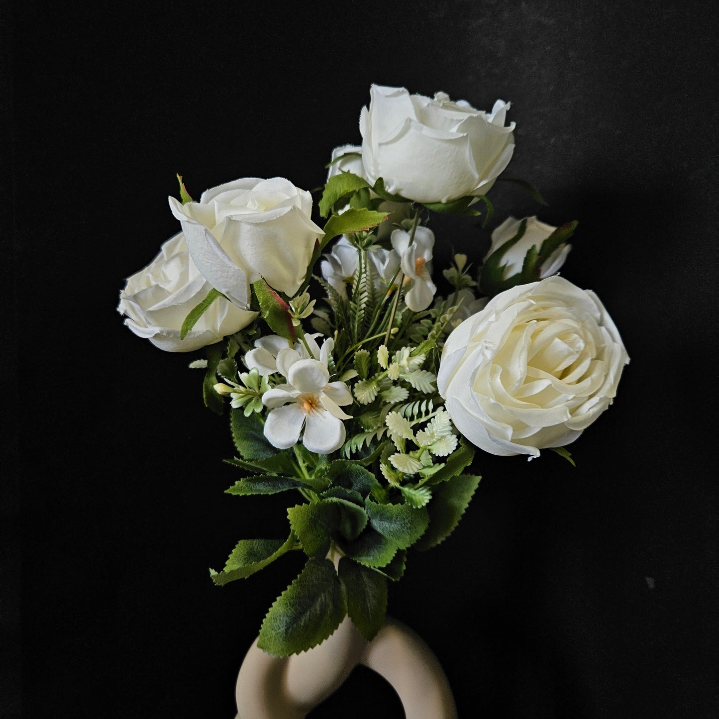 Artificial banquet rose Floweral bunch to bring elegant look to your home & Office