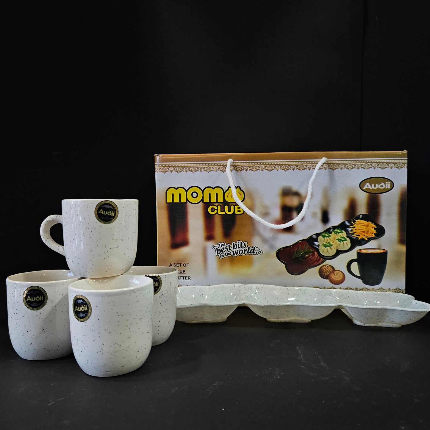 Audii momo club the best bits in the world a set of 4 piece of cups & 1 platter snack set