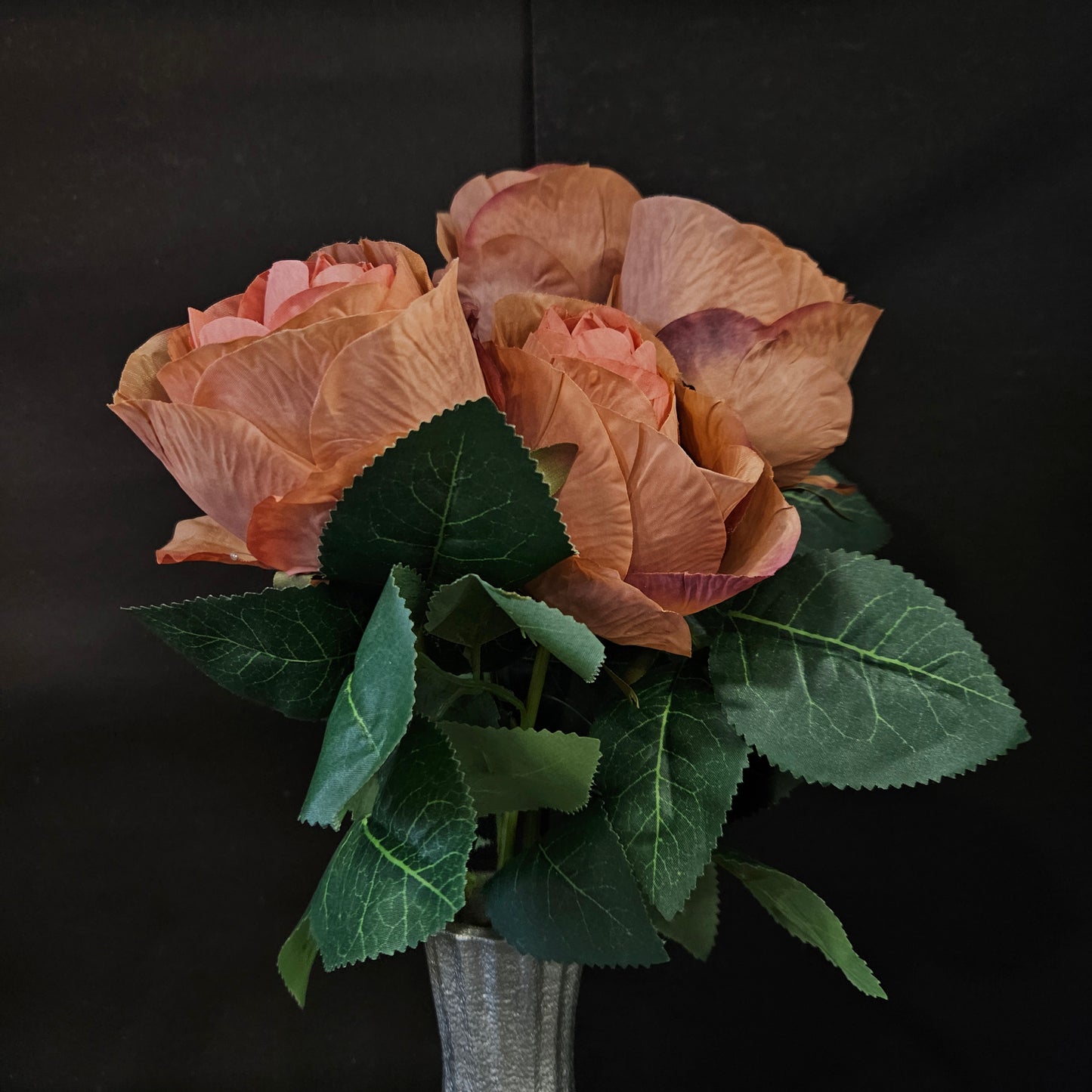 Artificial rose Floweral banquet bunch to give elgent look to your home & Office
