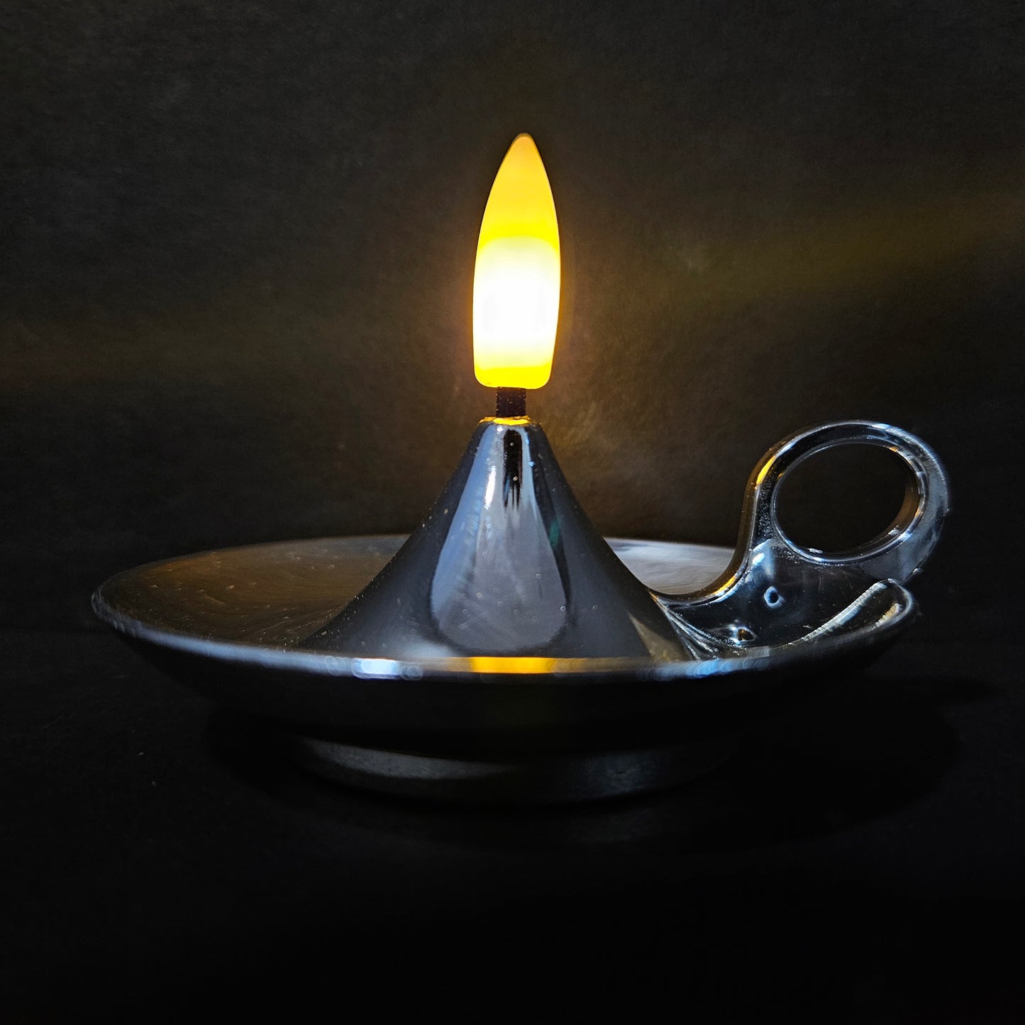 Flameless Candle with Handle Flickering Long-Lasting Safe Light for Home and Festival Decor
