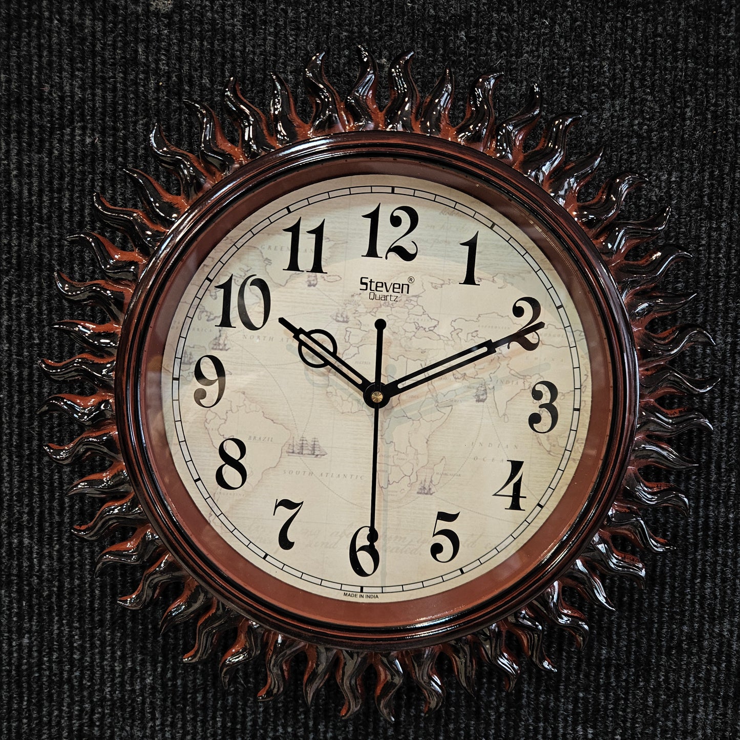 Analog Round Shaped Sun Look Unique Sweep Silent Wall Clock for Home