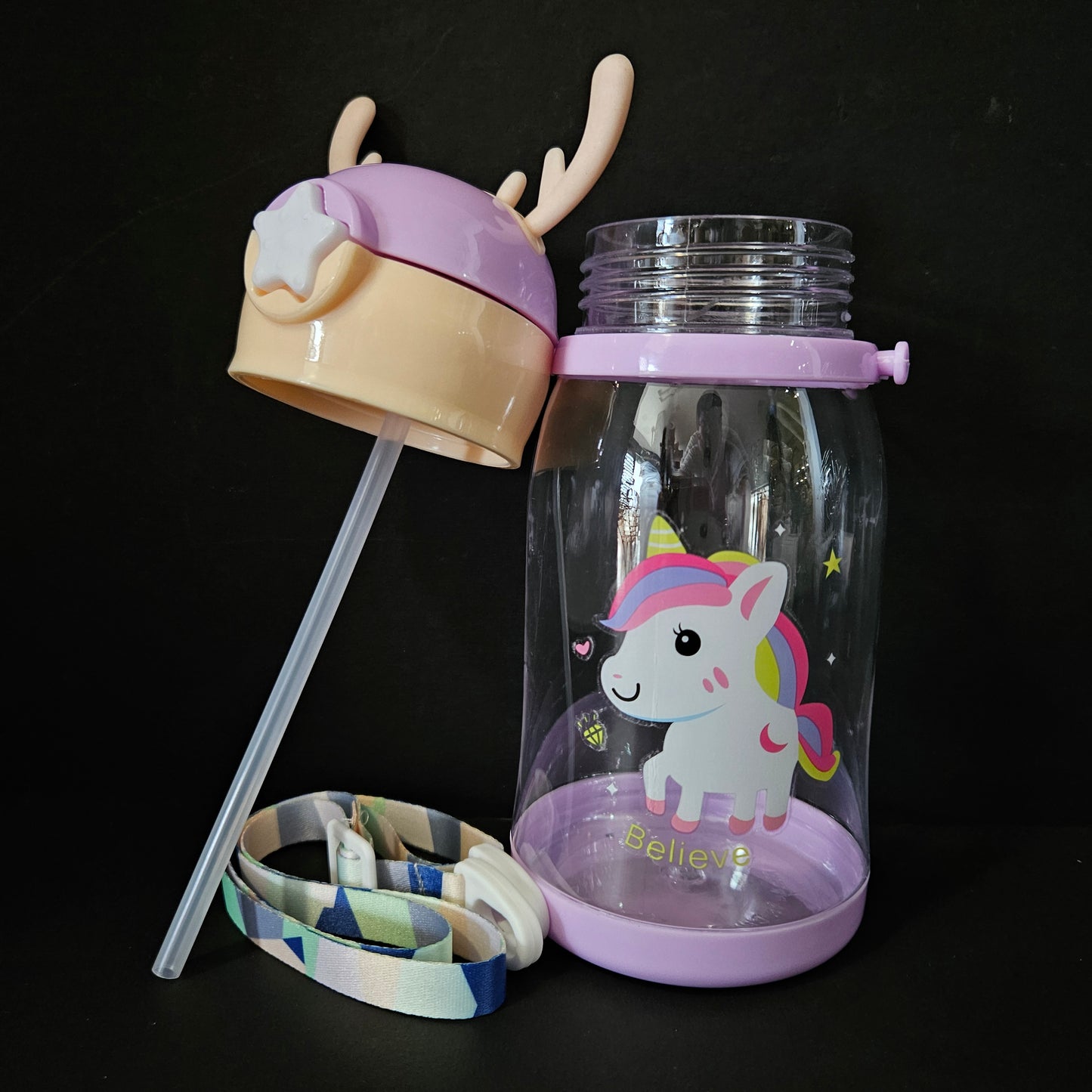 Kids Cartoon character themed sipper Water Bottle with sling to Carry Easily for kids