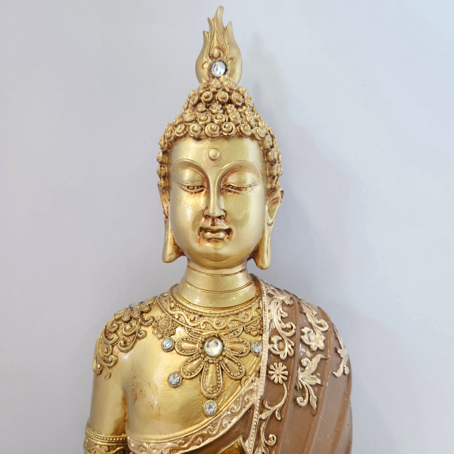 Beautiful Sitting Buddha with lotus flower Idol Statue for Home & Garden Beautiful Home Decor Items for Living Room