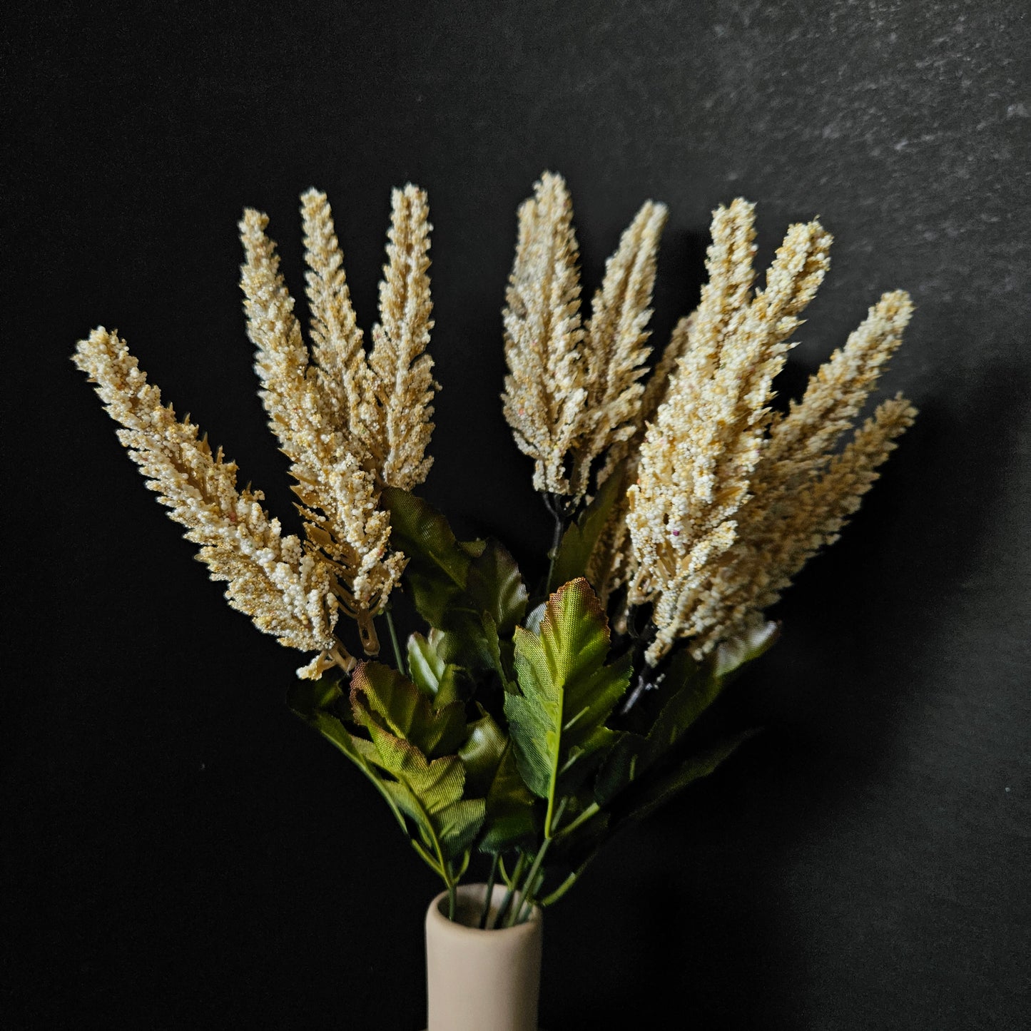 Amaranth artificial banquet floweral bunch to bring elegant look to your home & Office