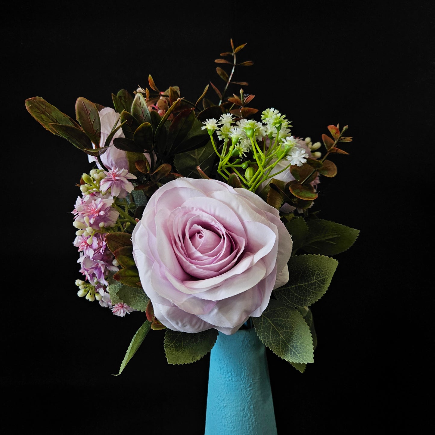 Artificial banquet rose floweral bunch to bring attractive & elegant look to your home