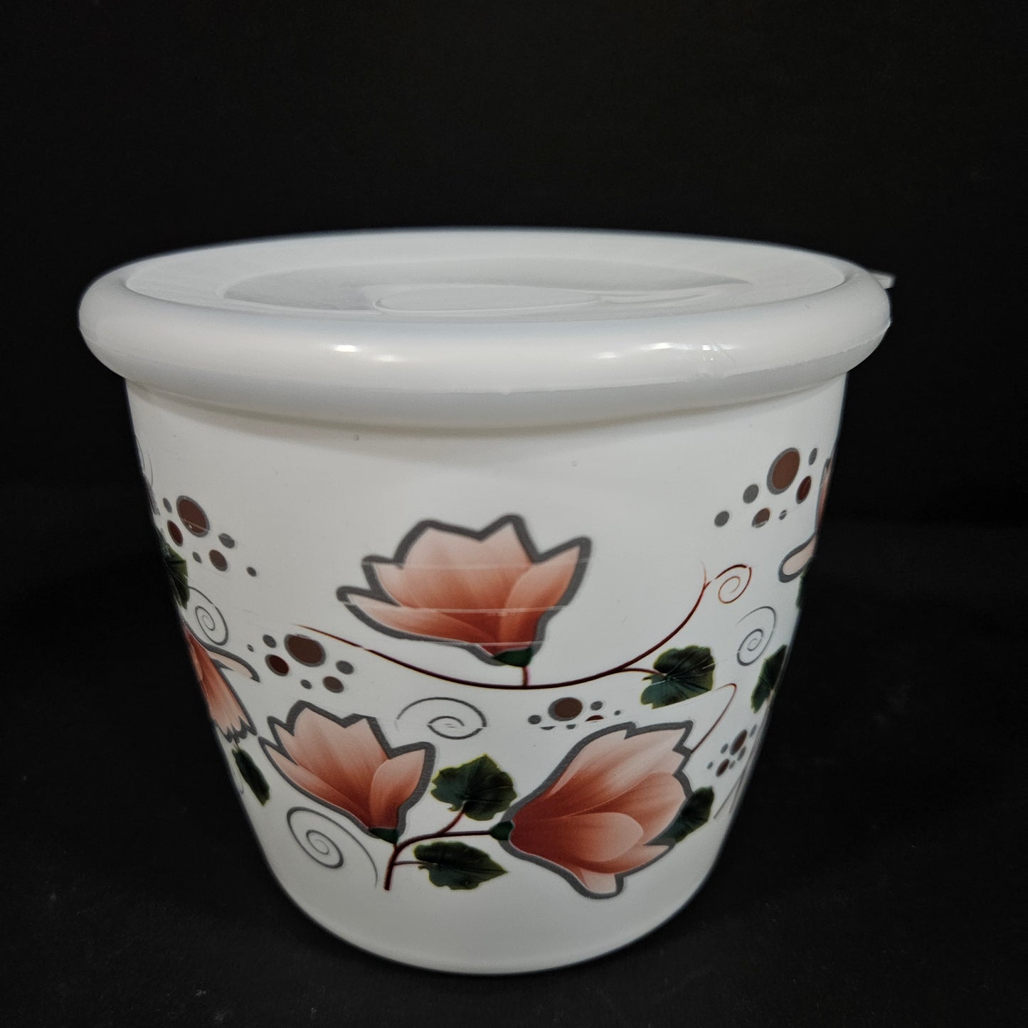 Hetal plastic Happy Food Storage Container the edges are smooth and it gives healthy appearance available in a variety of colors with approx 800ml Capable unbreakable Storage container