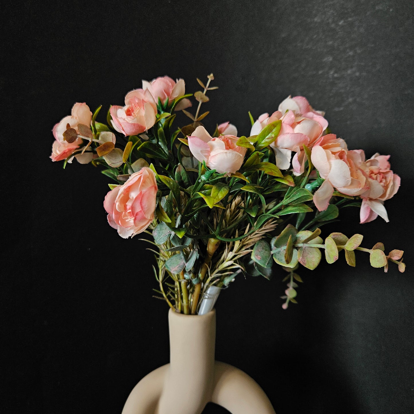 Garden roses artificial banquet floweral bunch to bring elegant look to your home
