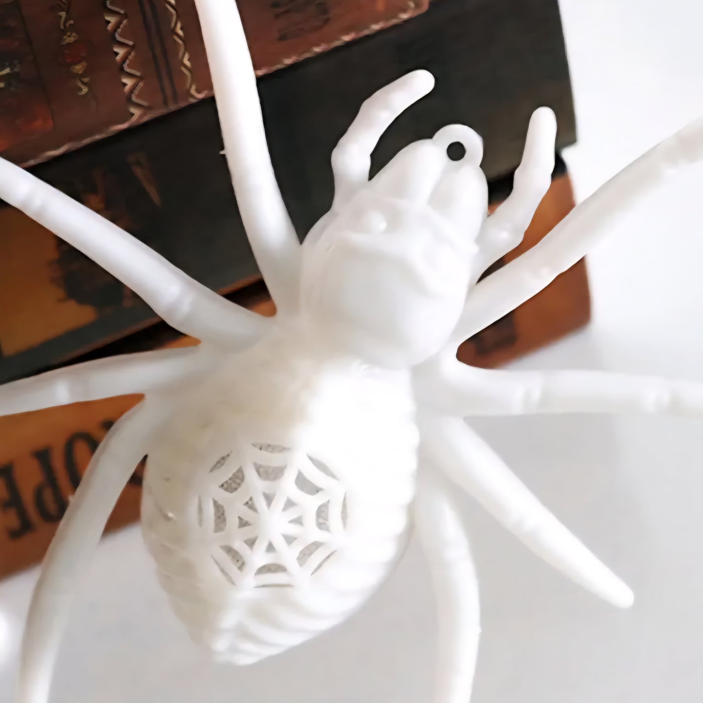 Halloween Glow Spider Scene Trick Arrangement Pendant Spider Model Glowing Spider Hanging Ornament Scary Spider Hanging Decoration Giant Spider Halloween Hanging