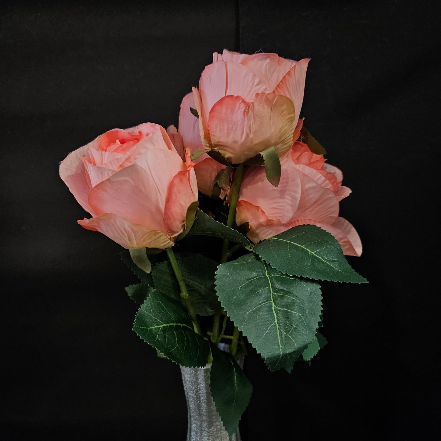 Artificial rose Floweral banquet bunch to give elgent look to your home & Office