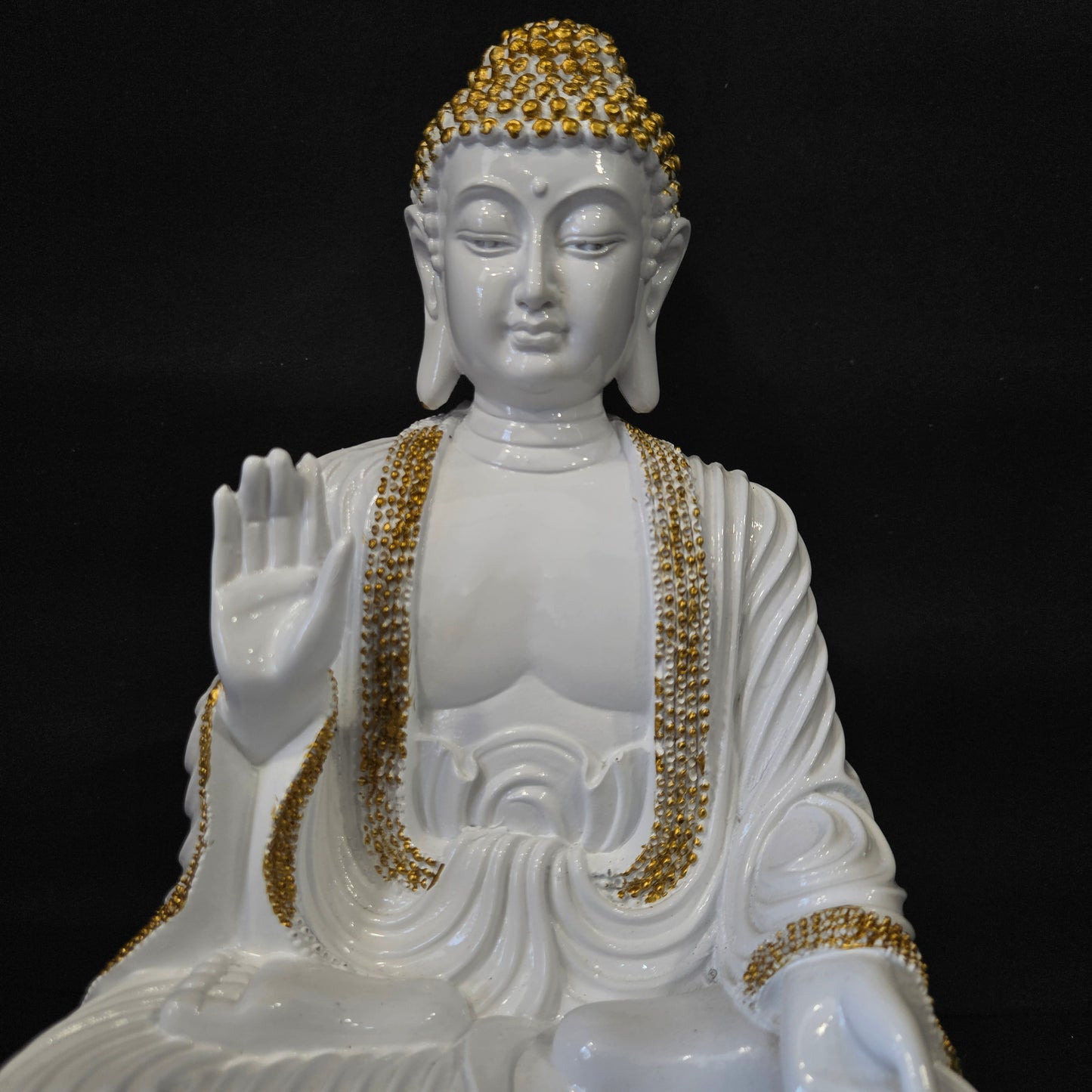 Lord Buddha White with attractive and elegant designed Idol for Living & Drawing Room