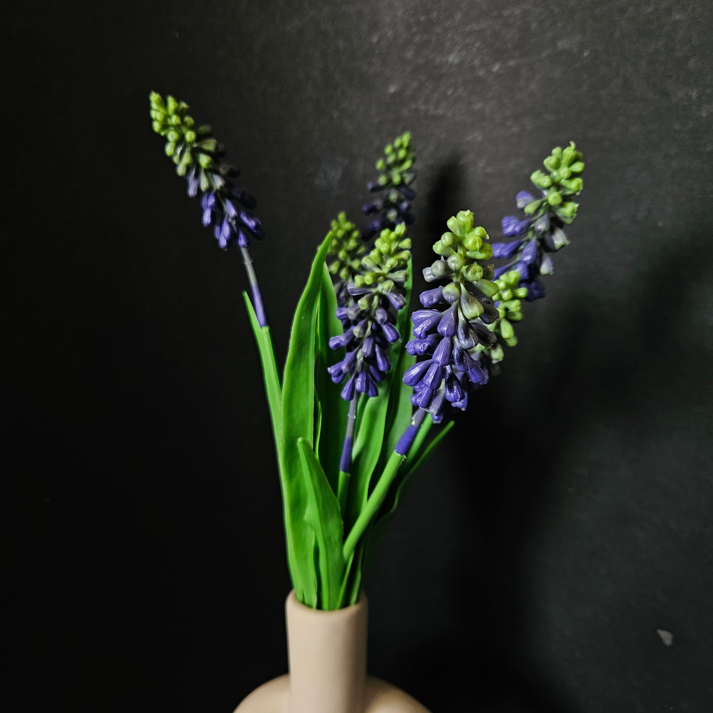 Common grape hyacinth artificial banquet floweral bunch to bring elegant look to your home & Office