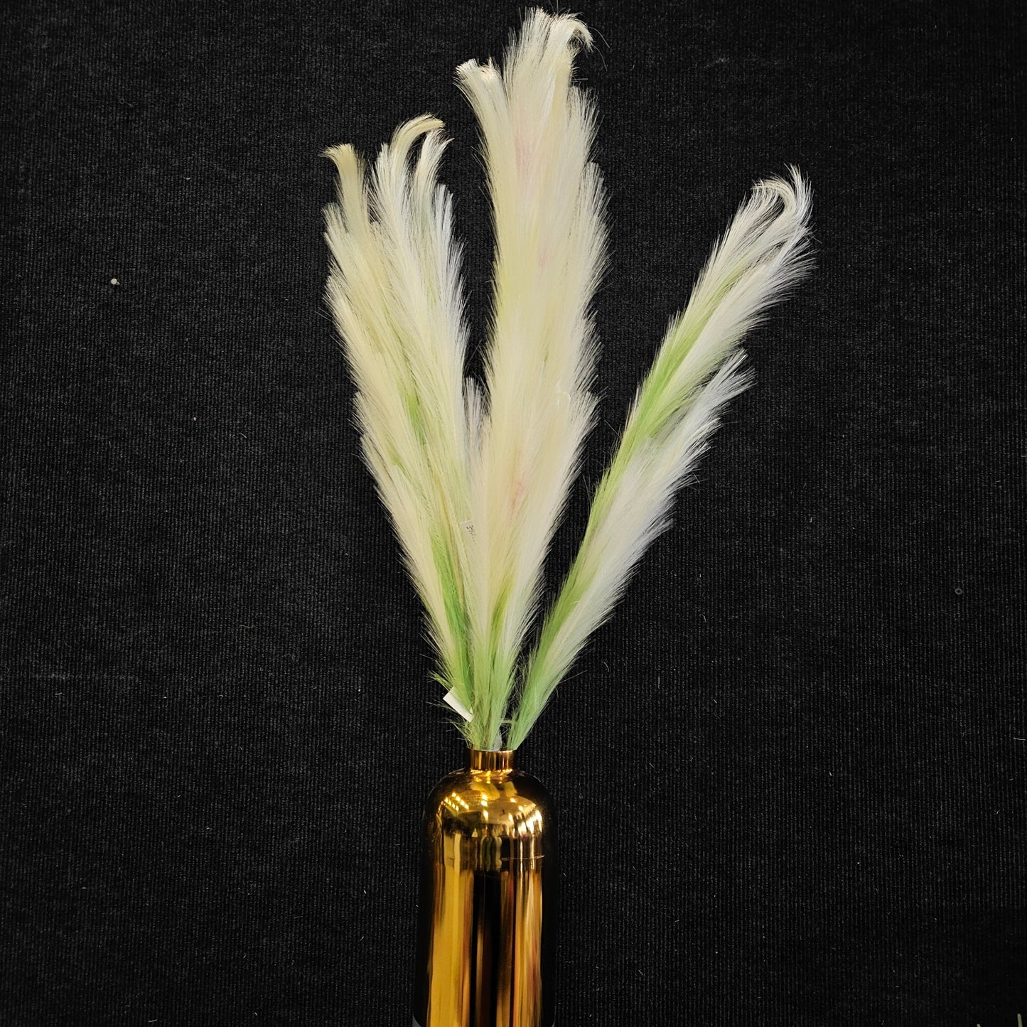 Artificial Pampas grass to bring elegant attractive look to your Garden,Living area & Office