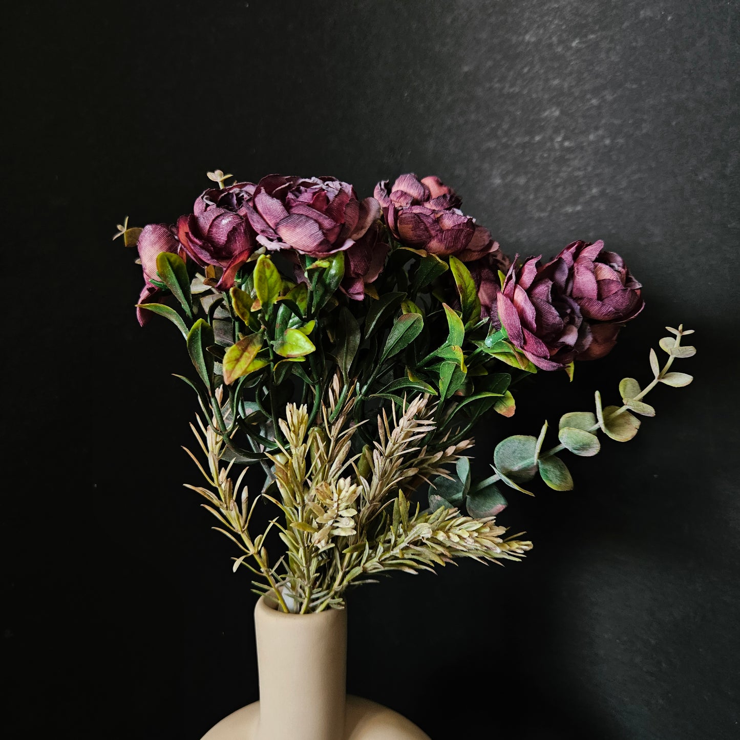 Garden roses artificial banquet floweral bunch to bring elegant look to your home