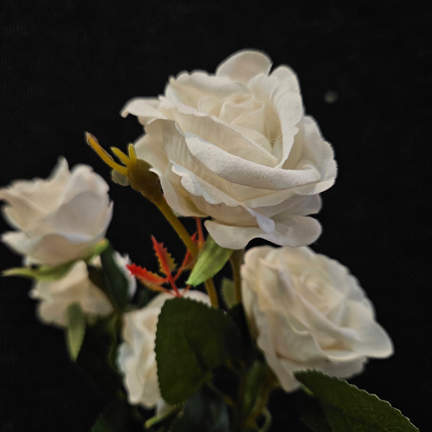 Artificial banquet rose Floweral stick to bring attractive elegant look to your home & Office