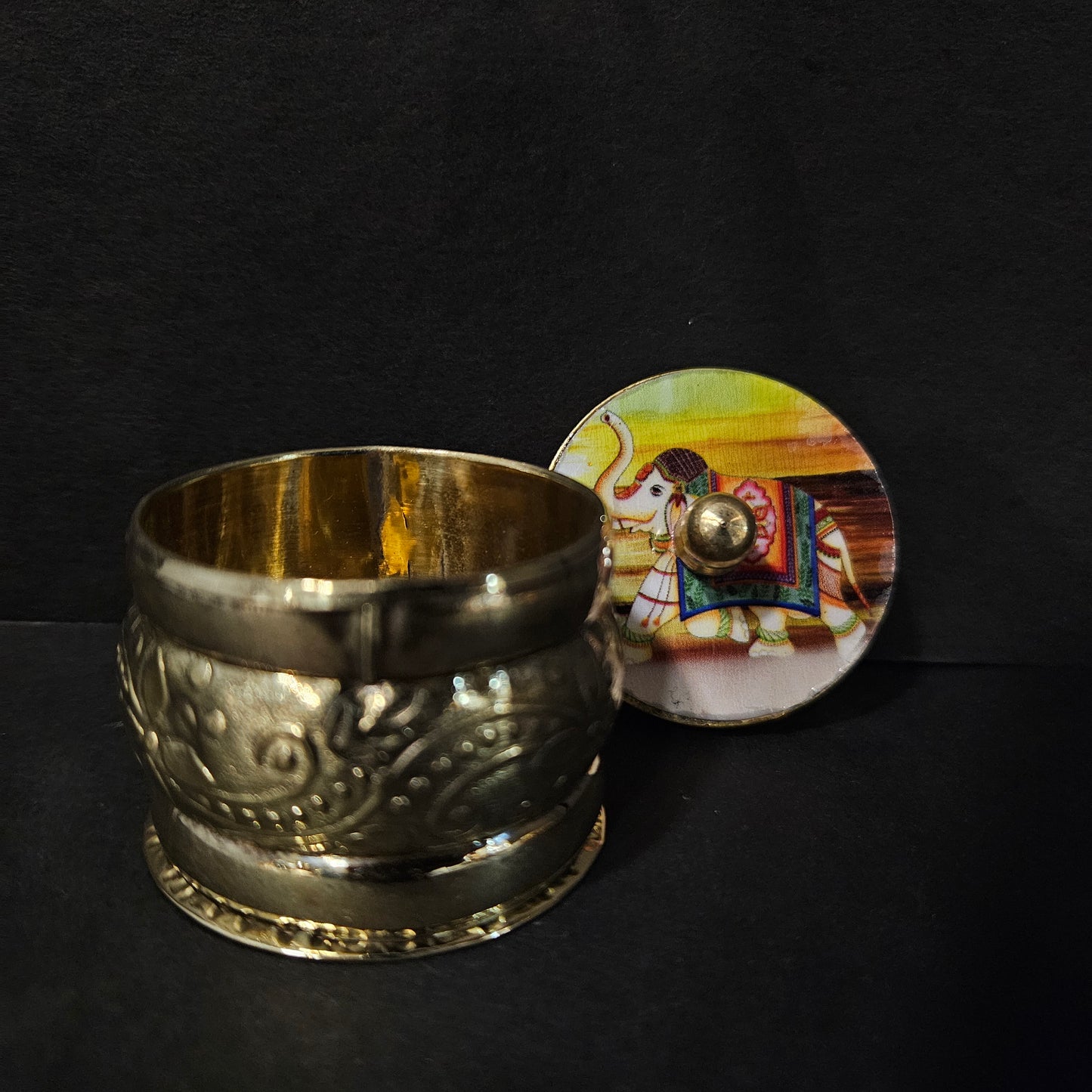 Traditional Handmade Brass Round Kumkum/Sindoor Box/Sindoor dibbi With Glass Lid for Womens Utility & Gift