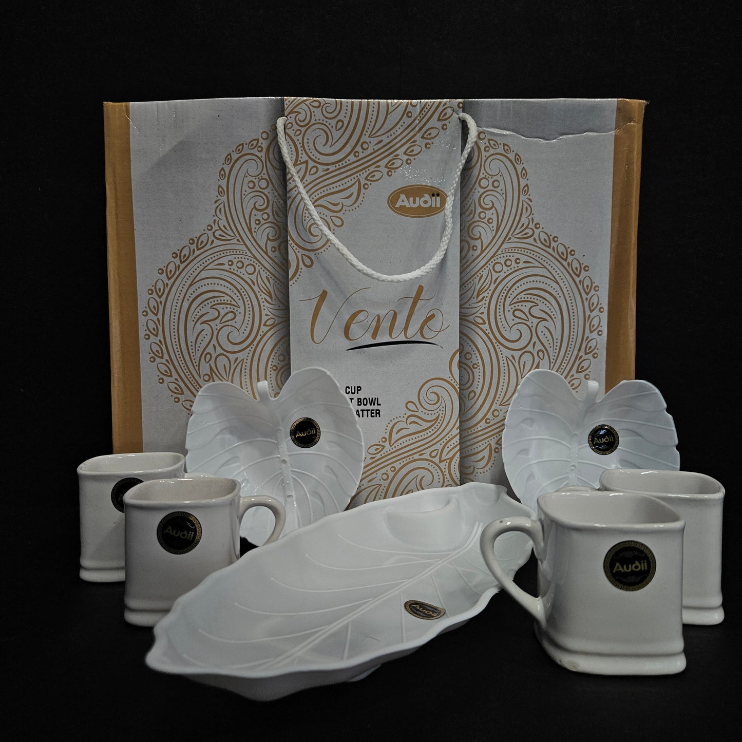 Vento snack serving set 4 Ceramic tea cups,2 heart boels & 1piece leaf platter set