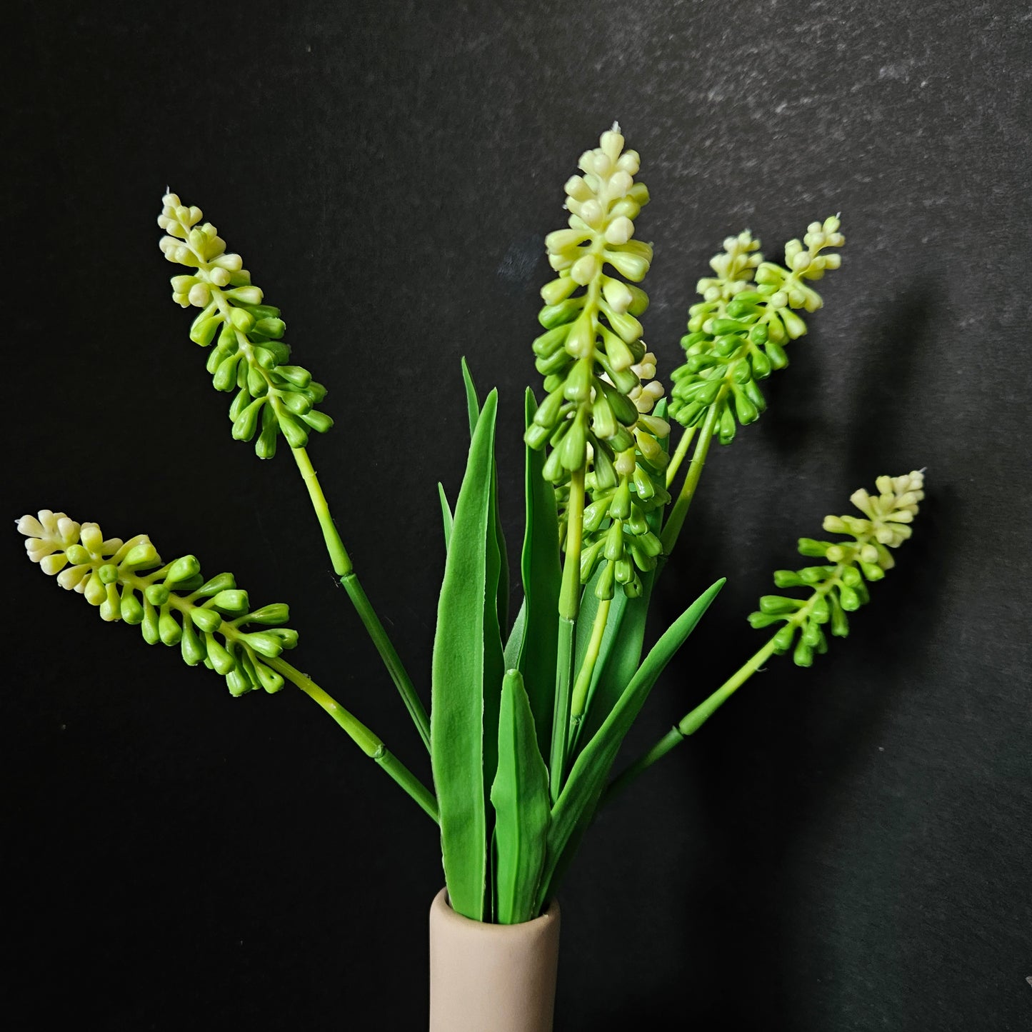 Common grape hyacinth artificial banquet floweral bunch to bring elegant look to your home & Office
