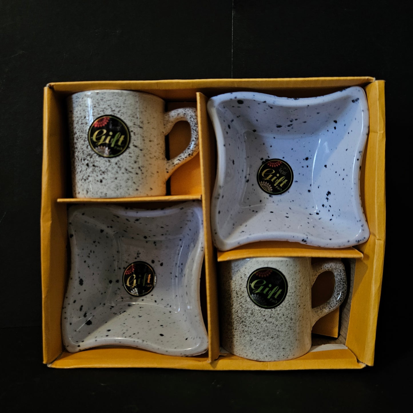 Kanch Testo 2 Ceramic mug & 2 serving trays perfect for Return gifting