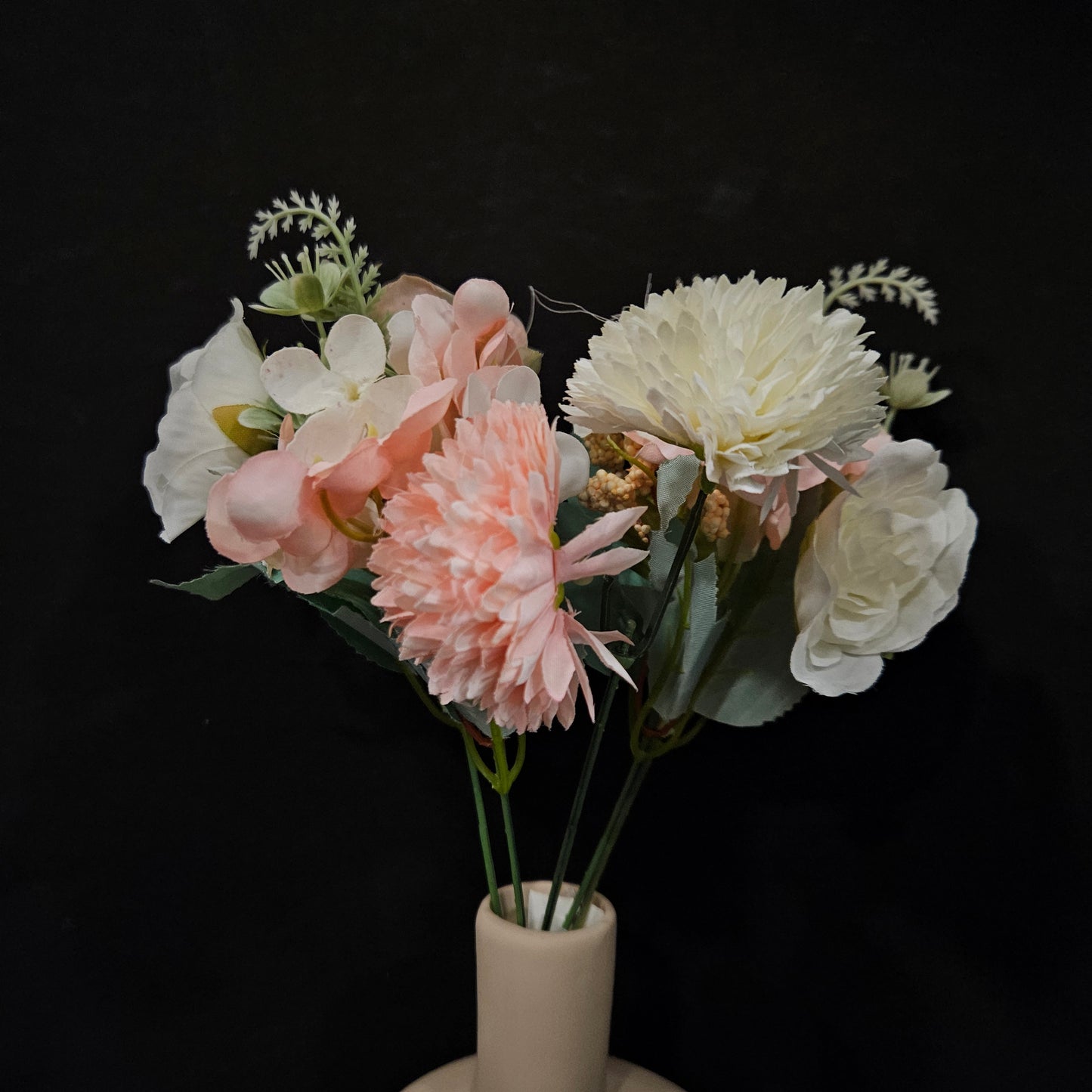 Artificial banquet rose Floweral bunch to give elgent look to your home & Garden
