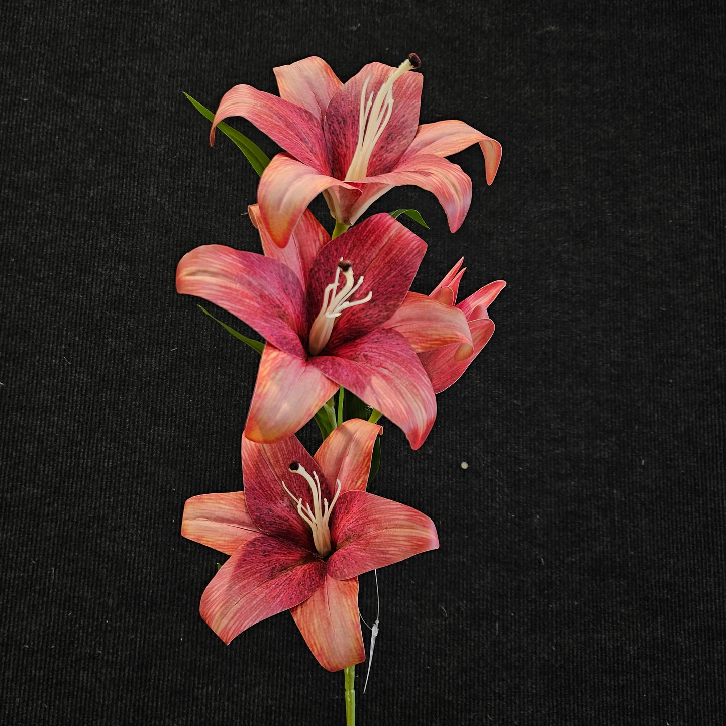 Artificial lilles to bring attractive elegant look to your Home,Garden & Office