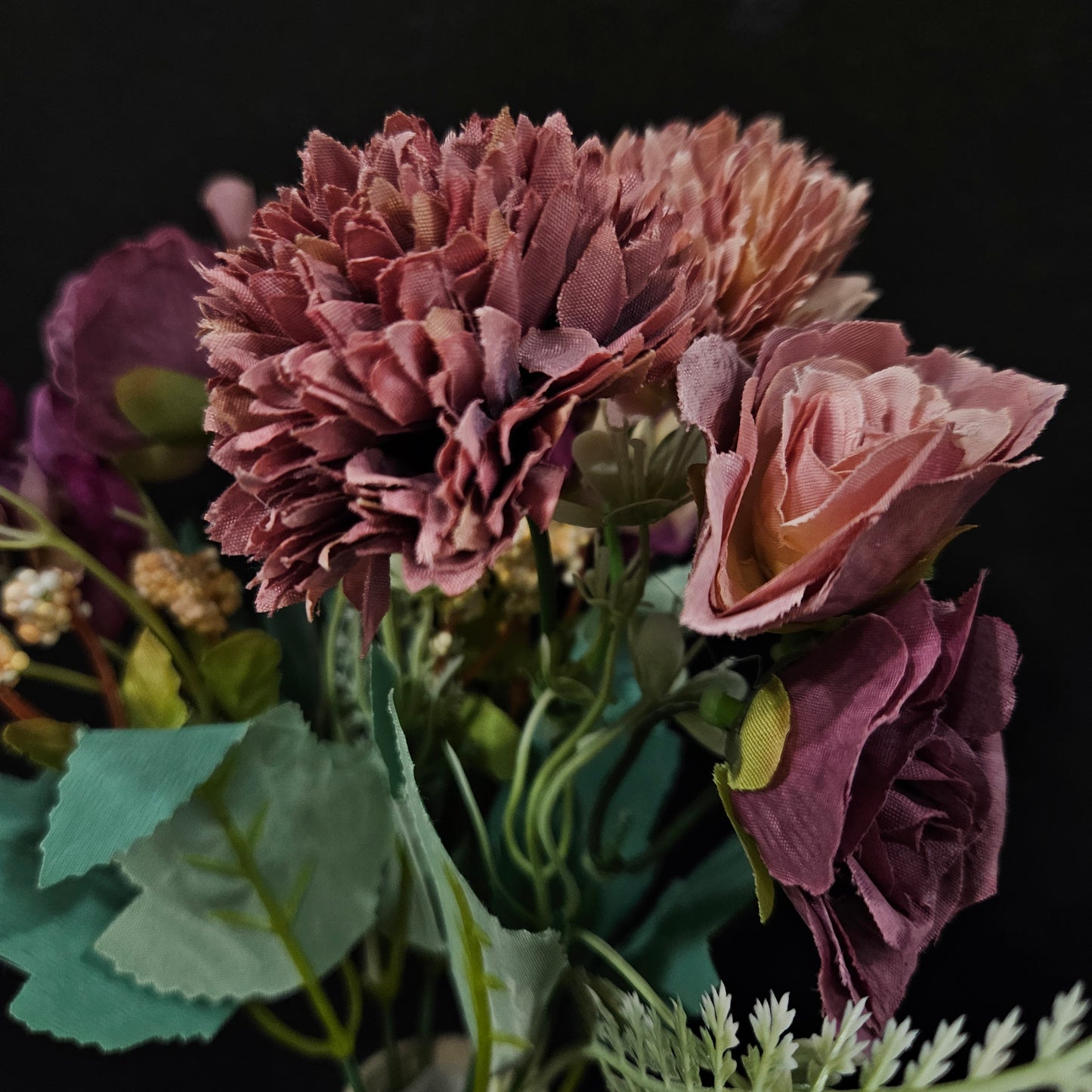 Artificial banquet rose Floweral bunch to give elgent look to your home & Garden