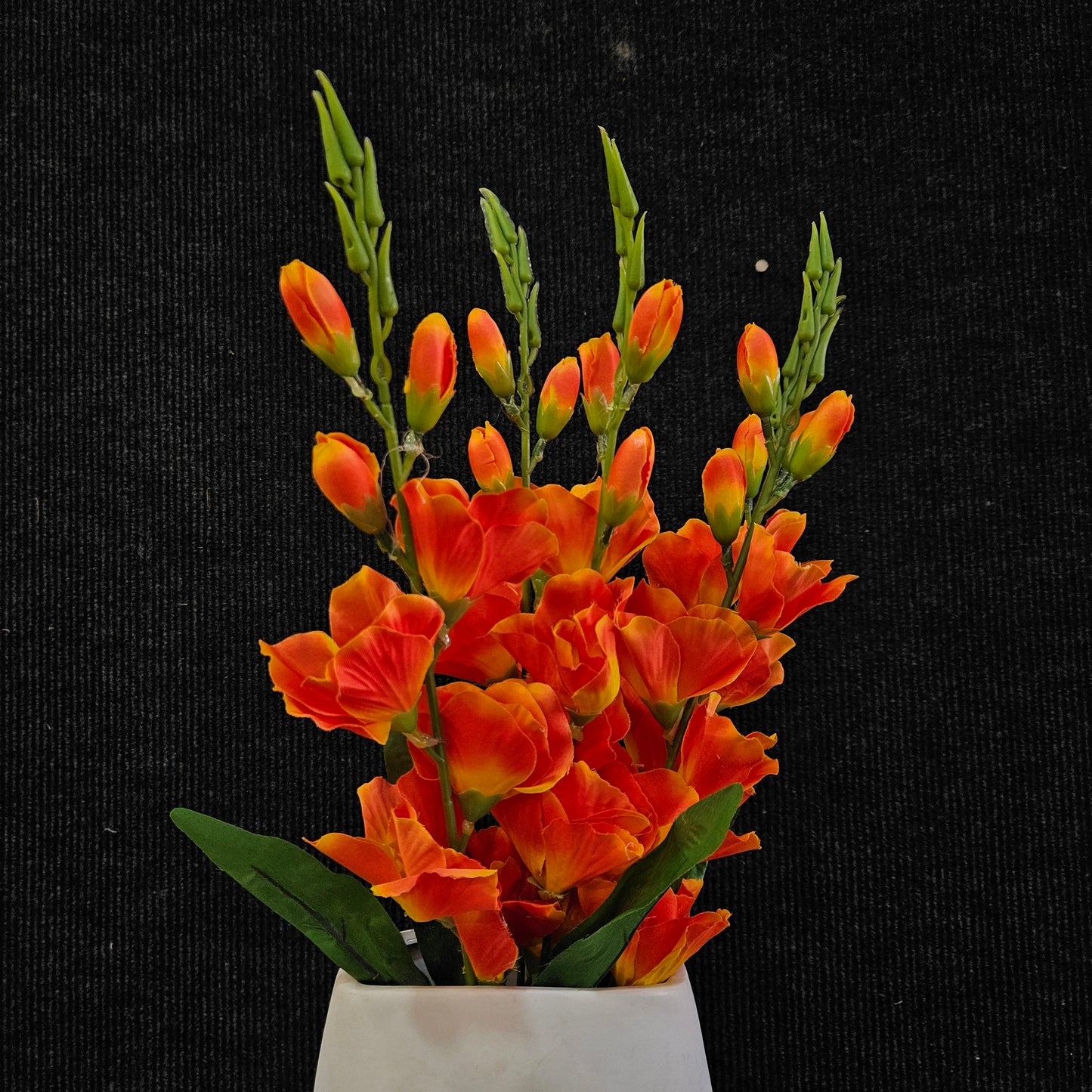 Artificial sword lilli floweral bunch to bring elegant look to your home & Office
