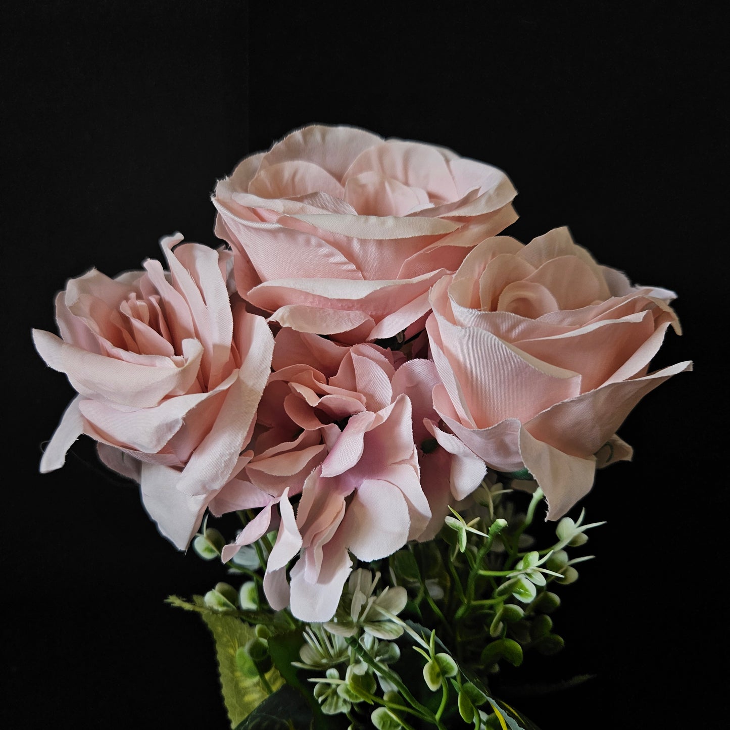 Artificial banquet rose Flower bunches to bring elegant look to your home,Garden & Office
