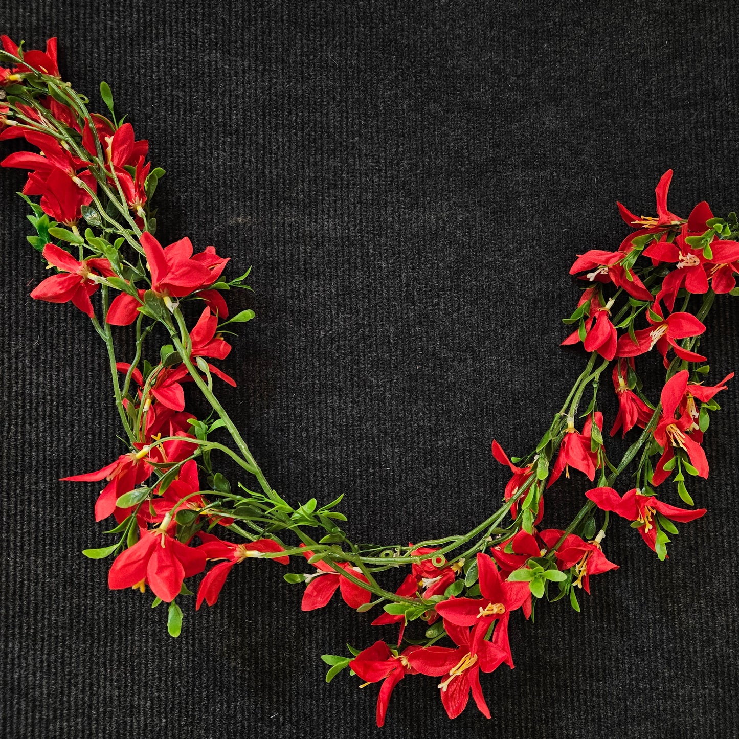 Artificial banquet lille floweral creeper to bring elegant look to your Home & Office