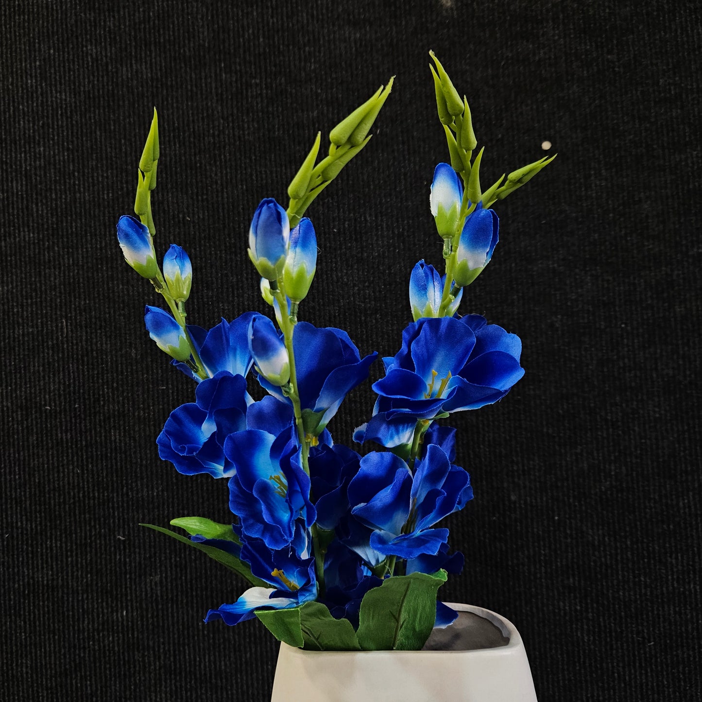 Artificial sword lilli floweral bunch to bring elegant look to your home & Office