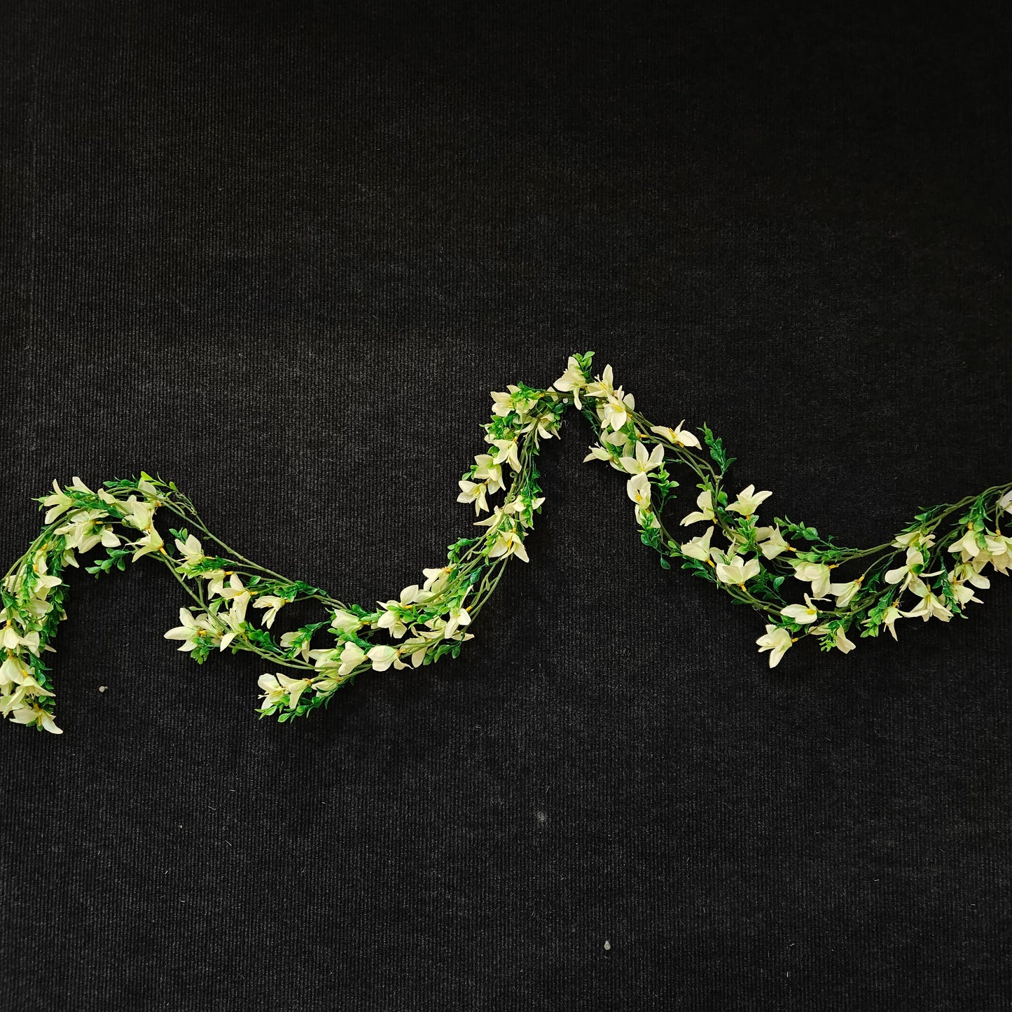 Artificial banquet lille floweral creeper to bring elegant look to your Home & Office