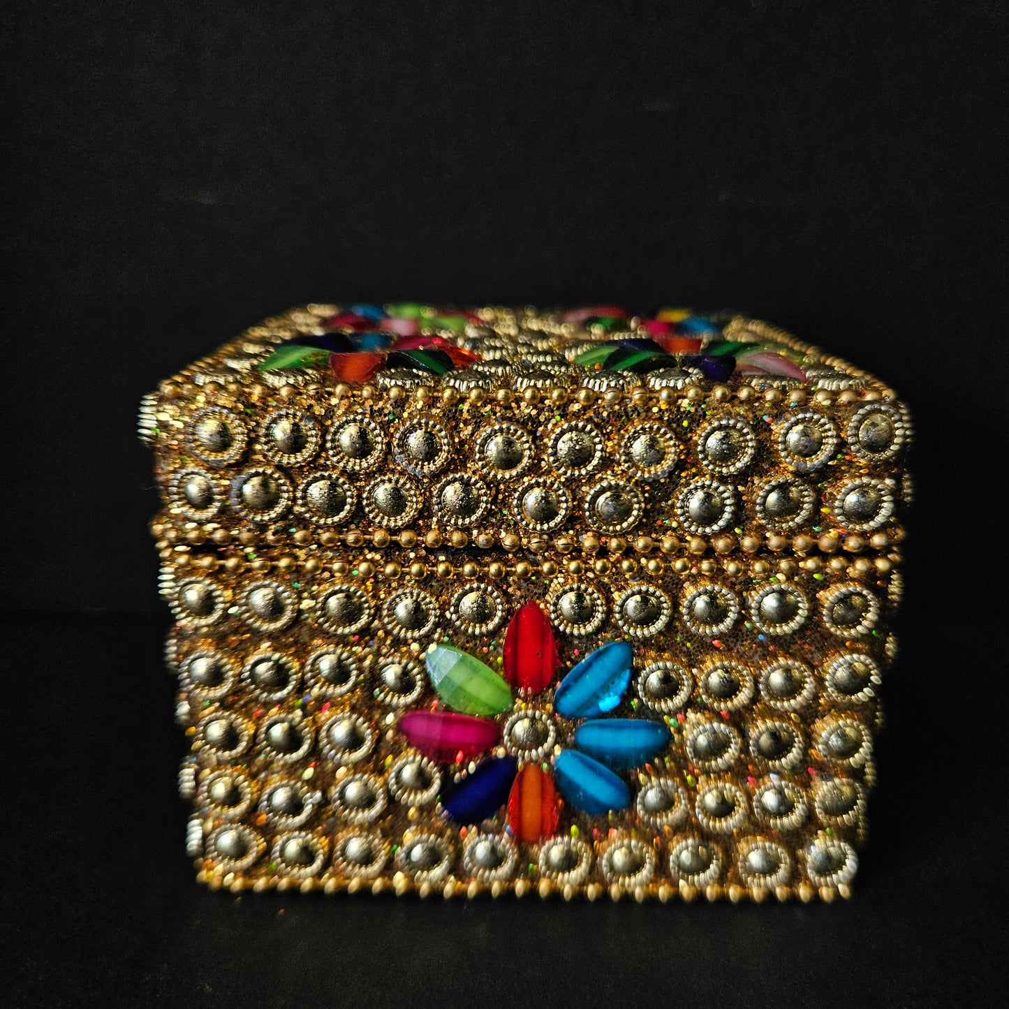 Sindoor Dibbi Kumkum Box, Sindoor Dani Fancy Sindoor Dibbi Earrings Moti Box, Ideal for Gifting
