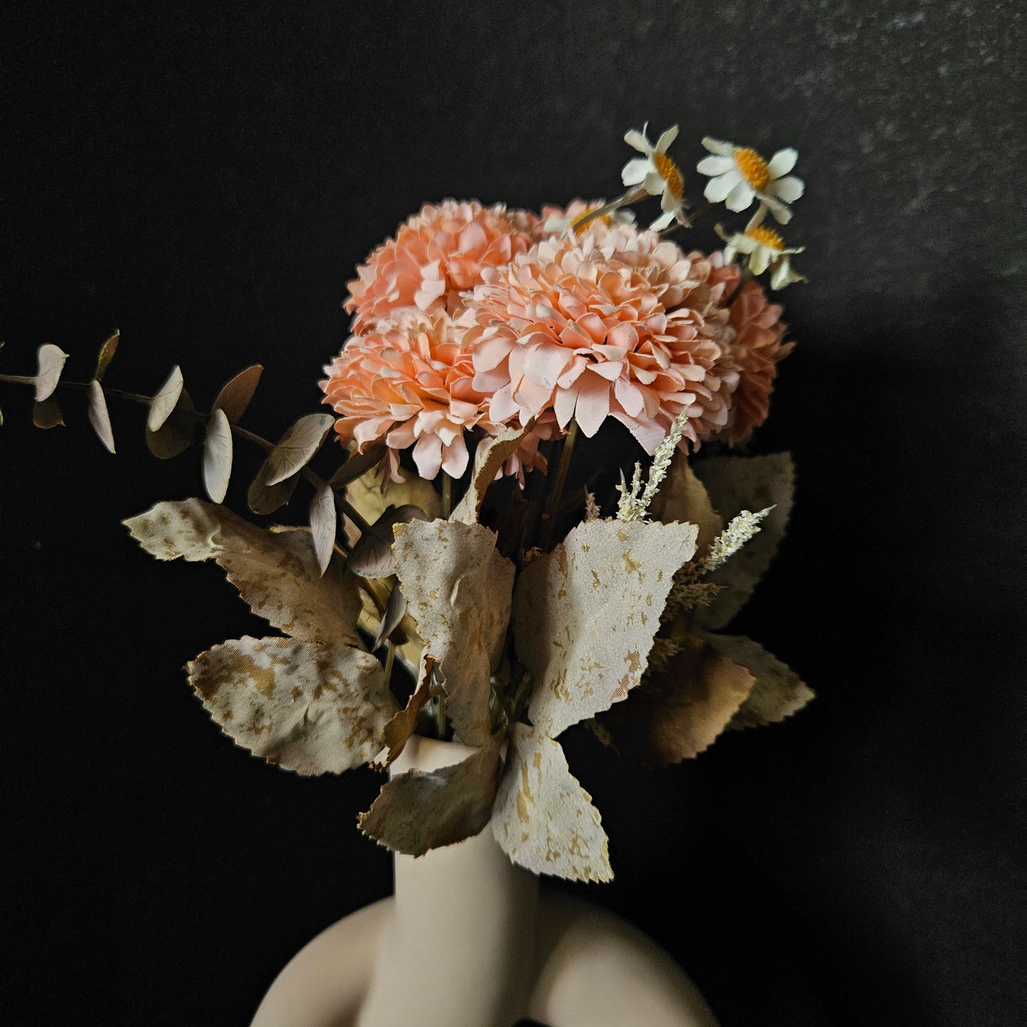 Chrysanthemum artificial banquet floweral bunch to bring elegant look to your home & Office