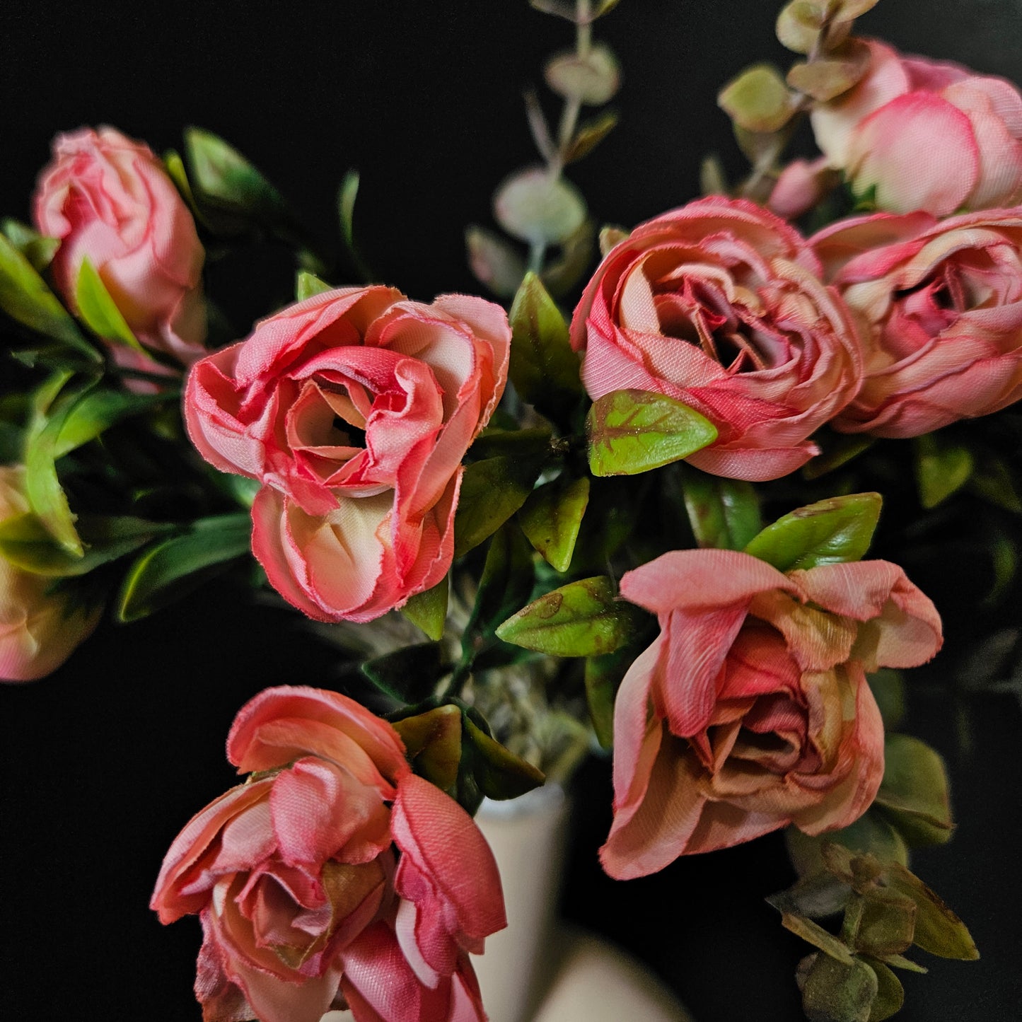 Garden roses artificial banquet floweral bunch to bring elegant look to your home